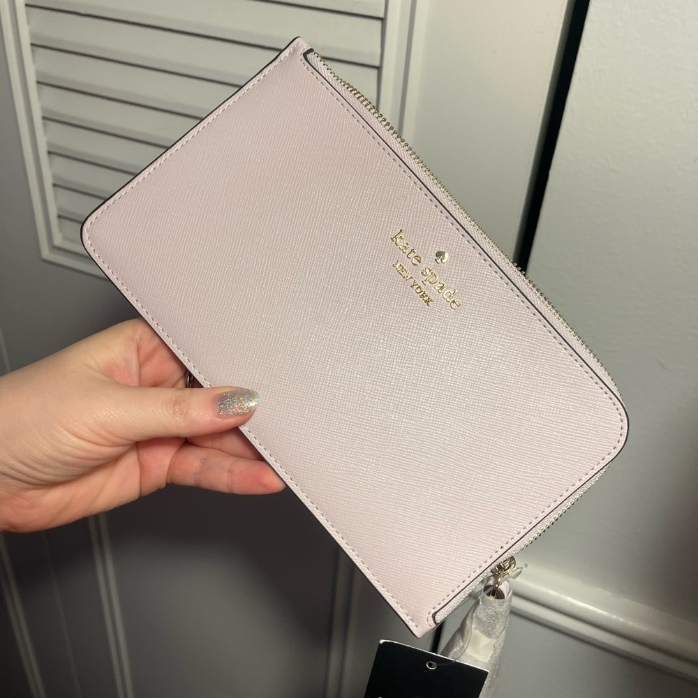 Kate Spade Lucy Medium L-zip Wristlet lavender